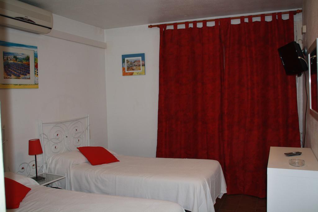 Hotel La Masia Portbou Værelse billede